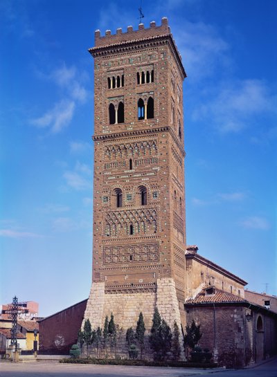 Vista della torre della Chiesa di San Martin da Spanish School